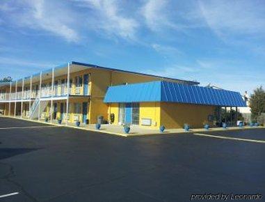 המפטון Belmont Inn And Suites מראה חיצוני תמונה