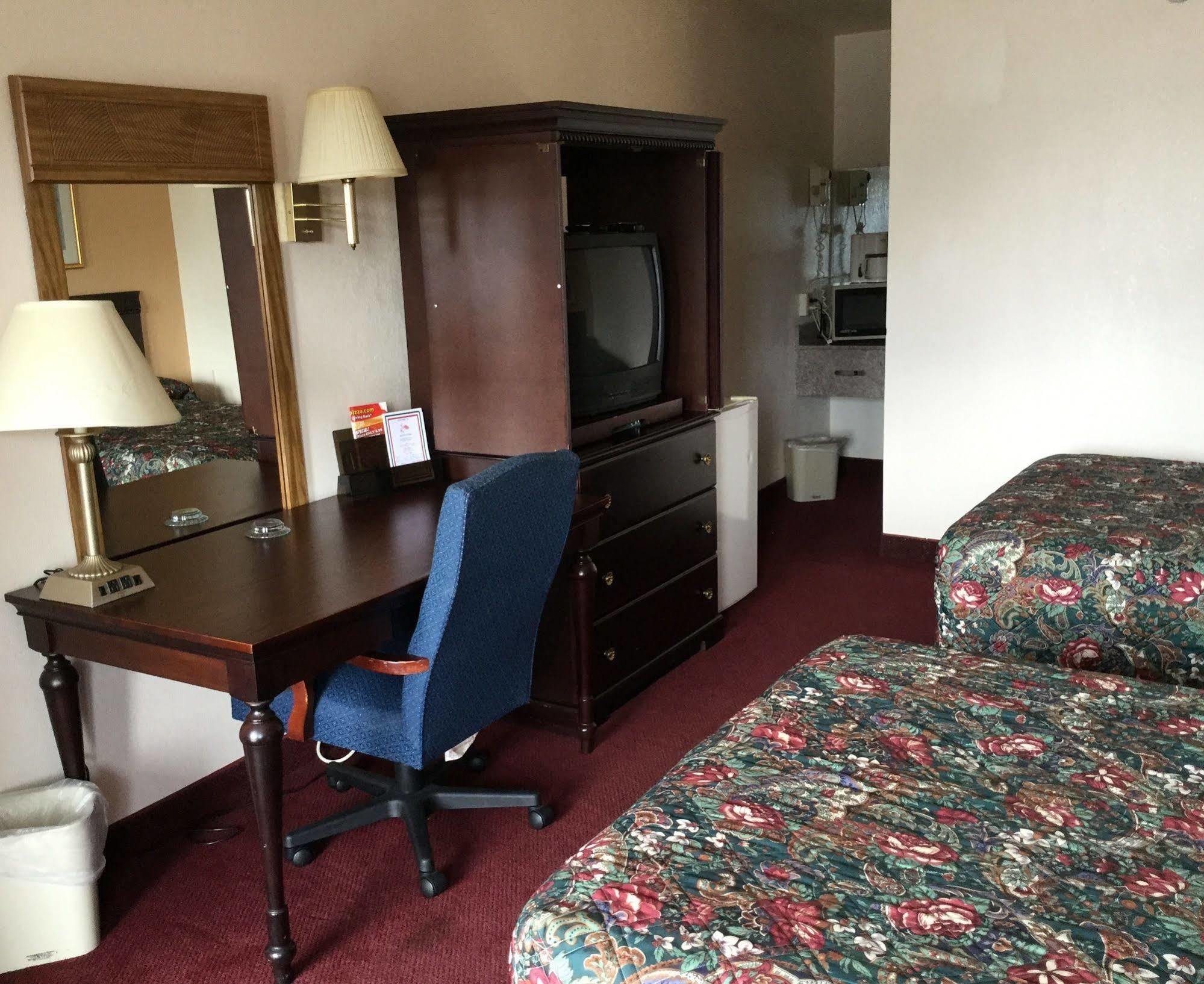 המפטון Belmont Inn And Suites מראה חיצוני תמונה